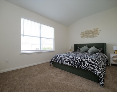 1203 Lavender Shade Court - Photo Thumbnail 18