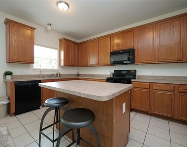 1203 Lavender Shade Court - Photo Thumbnail 12