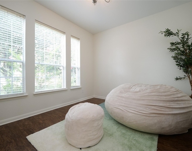1203 Lavender Shade Court - Photo Thumbnail 2