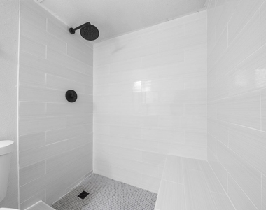 353 N Post Oak Lane - Photo Thumbnail 19