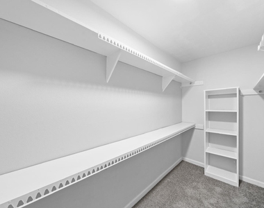 353 N Post Oak Lane - Photo Thumbnail 16