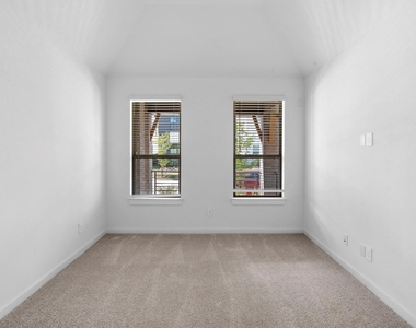 3353 City Heart Ave - Photo Thumbnail 6