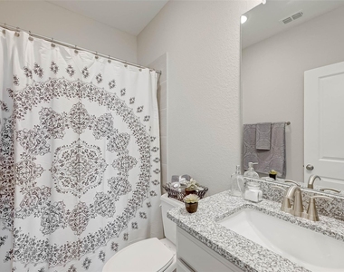 10707 Deer Path Drive - Photo Thumbnail 21