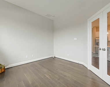 10707 Deer Path Drive - Photo Thumbnail 16