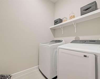 10707 Deer Path Drive - Photo Thumbnail 15