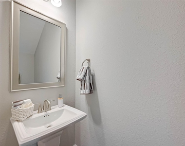 10707 Deer Path Drive - Photo Thumbnail 14