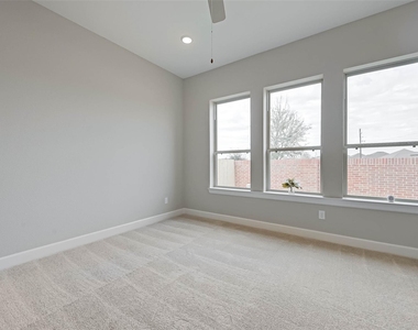 10707 Deer Path Drive - Photo Thumbnail 23