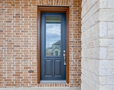 10707 Deer Path Drive - Photo Thumbnail 2