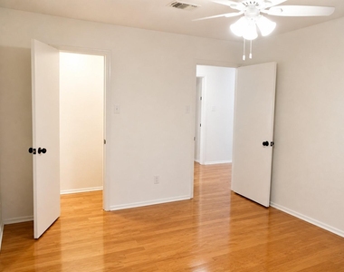 12913 Trail Hollow Drive - Photo Thumbnail 23