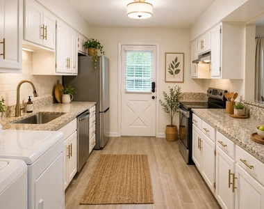 12913 Trail Hollow Drive - Photo Thumbnail 9