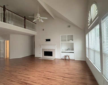 19538 Piney Lake Drive - Photo Thumbnail 2