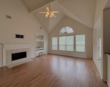 19538 Piney Lake Drive - Photo Thumbnail 3