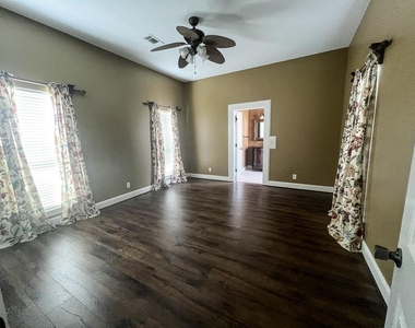 9500 Mayfield - Main House Unit A - Photo Thumbnail 13