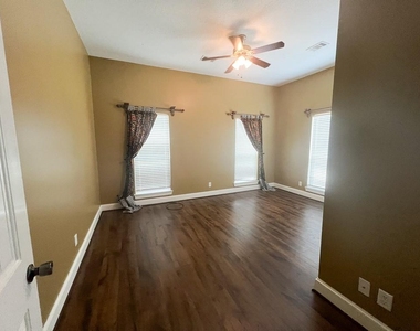 9500 Mayfield - Main House Unit A - Photo Thumbnail 1