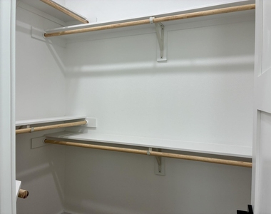 1404 E 31st Street - Photo Thumbnail 18