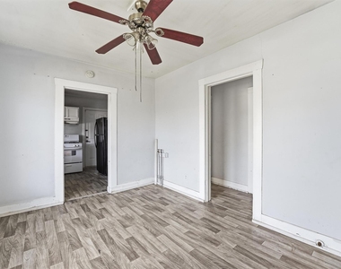 2420 Stevens Street - Photo Thumbnail 5