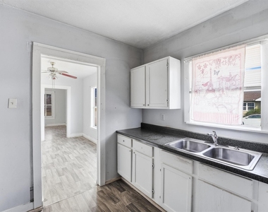 2420 Stevens Street - Photo Thumbnail 9