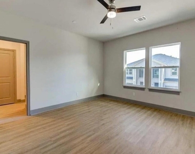 18620 Louetta Creek Drive - Photo Thumbnail 12