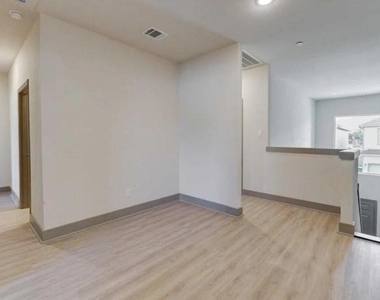 18620 Louetta Creek Drive - Photo Thumbnail 5