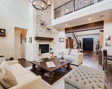1826 Jade Hollow Lane - Photo Thumbnail 8