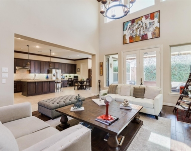 1826 Jade Hollow Lane - Photo Thumbnail 10