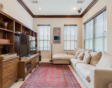 1826 Jade Hollow Lane - Photo Thumbnail 12