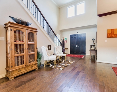 1826 Jade Hollow Lane - Photo Thumbnail 4