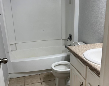 4747 Allendale Road - Photo Thumbnail 6
