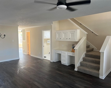 8023 Carmel Circle - Photo Thumbnail 3