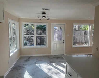 8023 Carmel Circle - Photo Thumbnail 13