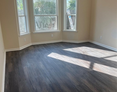 8023 Carmel Circle - Photo Thumbnail 2