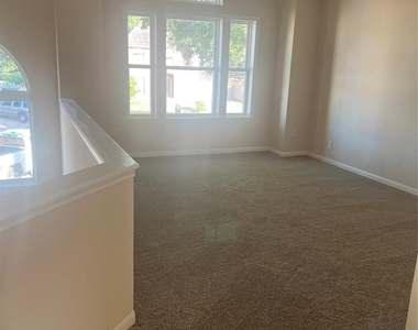 8023 Carmel Circle - Photo Thumbnail 16