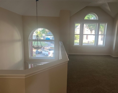 8023 Carmel Circle - Photo Thumbnail 9