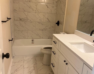 8023 Carmel Circle - Photo Thumbnail 15