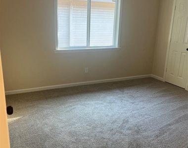 8023 Carmel Circle - Photo Thumbnail 11