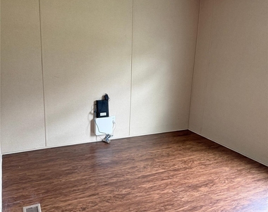 390 Hidden Oaks Drive - Photo Thumbnail 6