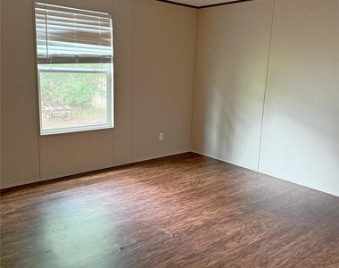 390 Hidden Oaks Drive - Photo Thumbnail 5