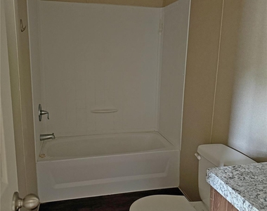 390 Hidden Oaks Drive - Photo Thumbnail 4