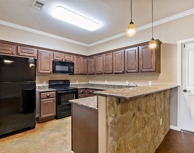 3338 General Parkway - Photo Thumbnail 6