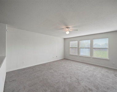 3610 Avalon Castle Drive - Photo Thumbnail 14