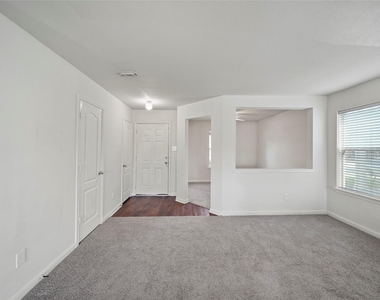 3610 Avalon Castle Drive - Photo Thumbnail 16