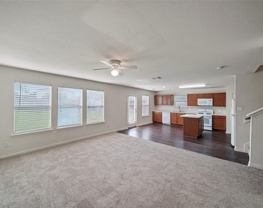 3610 Avalon Castle Drive - Photo Thumbnail 5