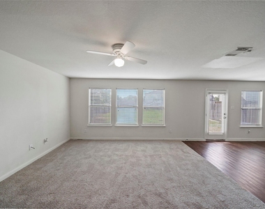 3610 Avalon Castle Drive - Photo Thumbnail 7