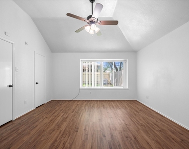 16311 Salinas Lane - Photo Thumbnail 12