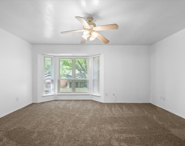 16311 Salinas Lane - Photo Thumbnail 19
