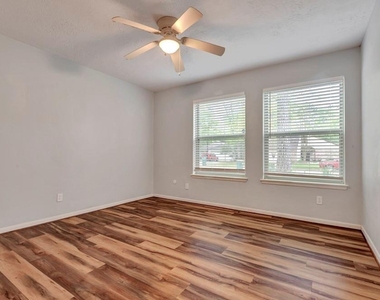 17 Wishbonebush Road - Photo Thumbnail 3