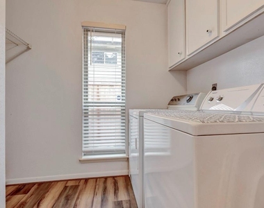 17 Wishbonebush Road - Photo Thumbnail 5