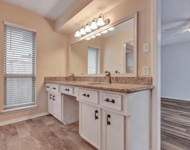 17 Wishbonebush Road - Photo Thumbnail 7