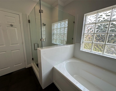6835 Staffordshire Street - Photo Thumbnail 13