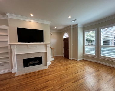 6835 Staffordshire Street - Photo Thumbnail 3